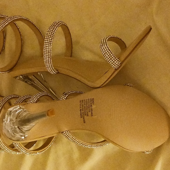 Plush 3 inch heel, wrap around crystal encrusted stiletto heel. Size 9.5 - Picture 3 of 7